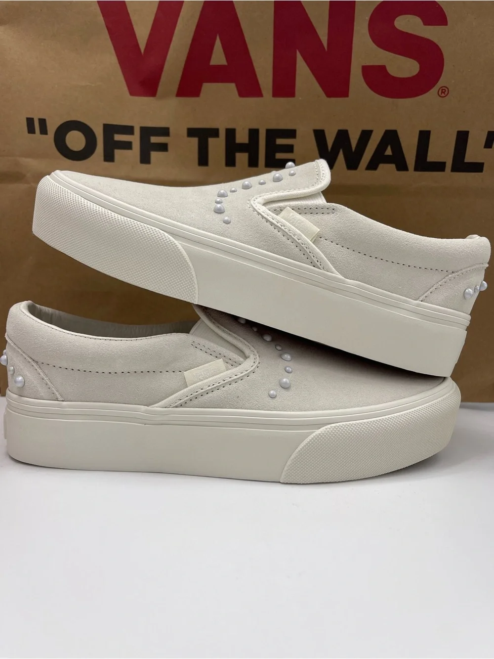 Vans Women's Classic Slip-On Platform Sneakers  Pearls Marshmallow VN000EA9CCZ